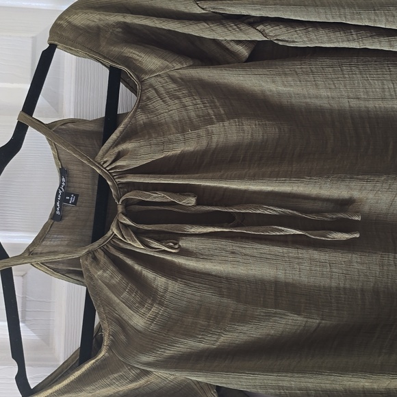 SAM AND JESS BRAND WOMEN'S JUNIOR OLIVE GREEN COLD SHOULDER TOP SIZE SMALL - Picture 3 of 16